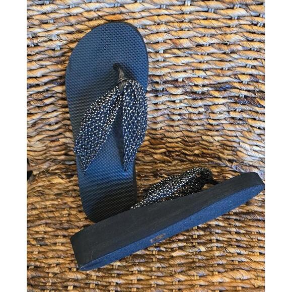 Blingy Flip Flops Women's Size 9 - Picture 1 of 2